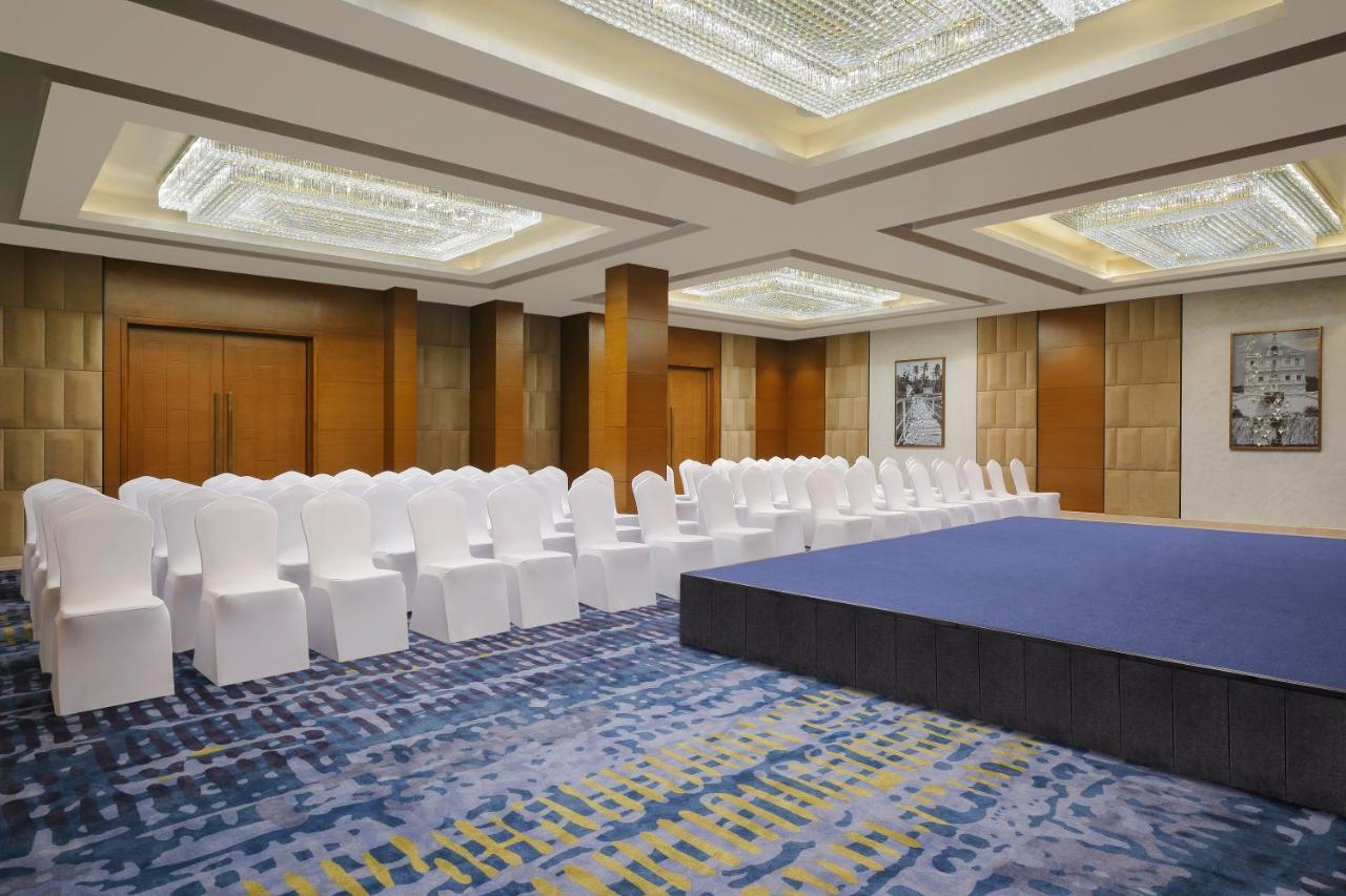 Fairfield By Marriott Goa Calangute Hotell Exteriör bild