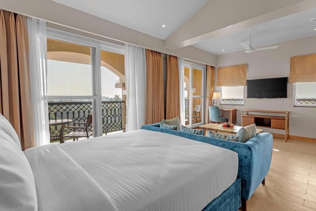 Fairfield By Marriott Goa Calangute Hotell Exteriör bild