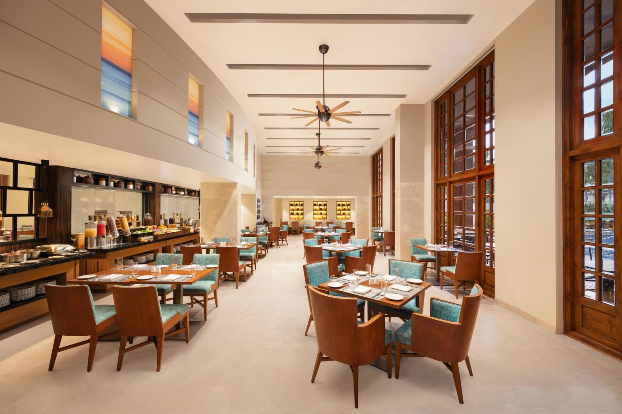 Fairfield By Marriott Goa Calangute Hotell Exteriör bild
